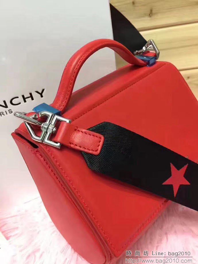 GlVENCHY紀梵希 2017春夏女裝系列 GIVENCHY Logo寬肩帶裝飾 黑色Pandora Box手袋 斜挎包 經典實用  tsg1123